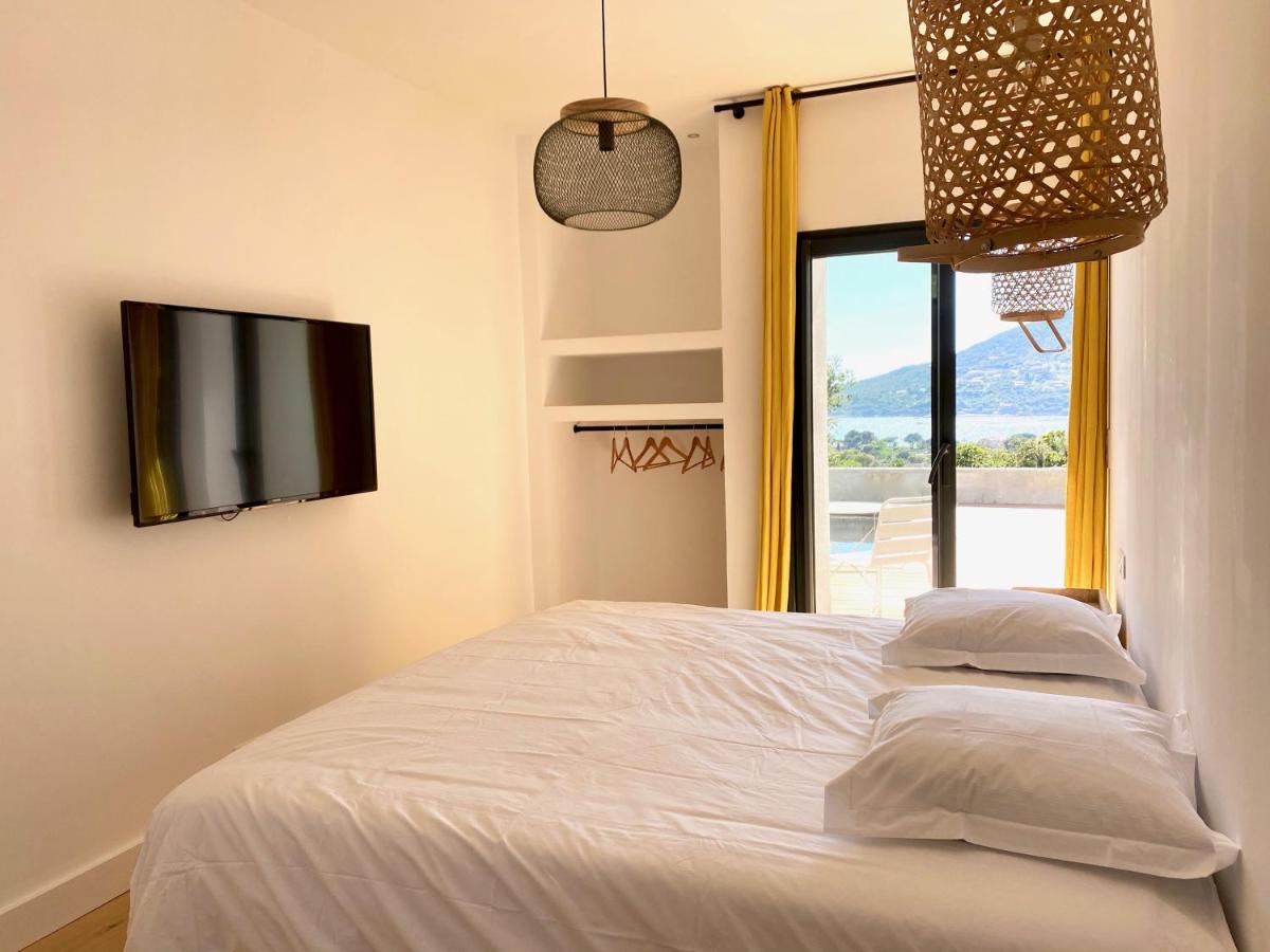 Villas De Standing Avec Magnifique Vue Mer Et Piscines Privees, Sagone 萨戈内 外观 照片