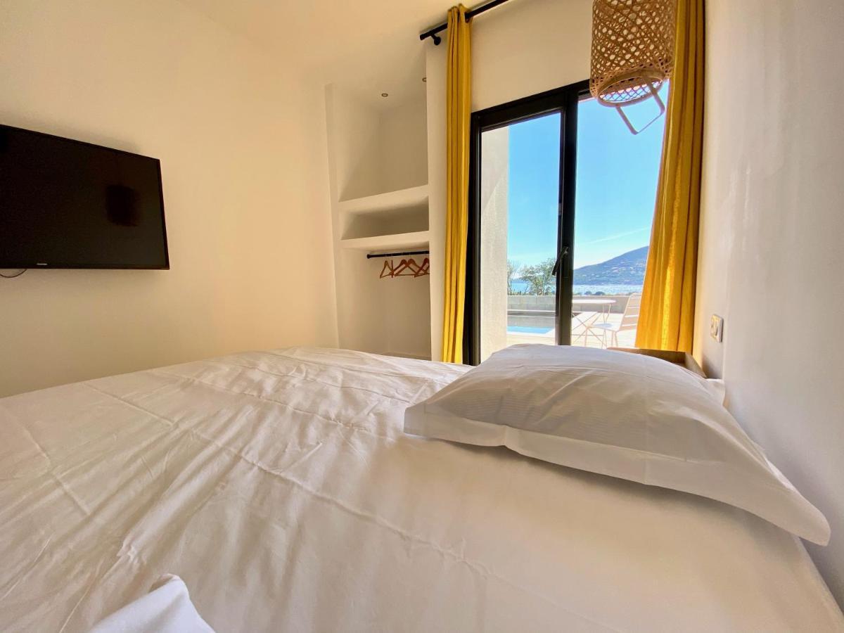 Villas De Standing Avec Magnifique Vue Mer Et Piscines Privees, Sagone 萨戈内 外观 照片